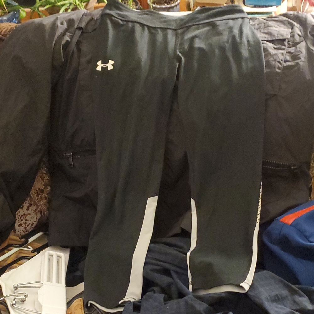 Under Armour Black and White Cropped Pants